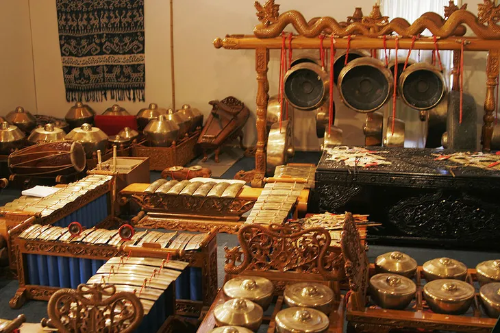 Alat musik Gamelan Kyai Cideng